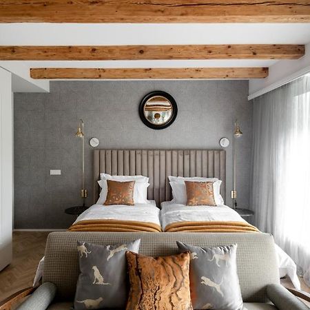 Pine Forest River Villa: Shared Interwar Retreat Near Old Town Kaunas Exterior photo